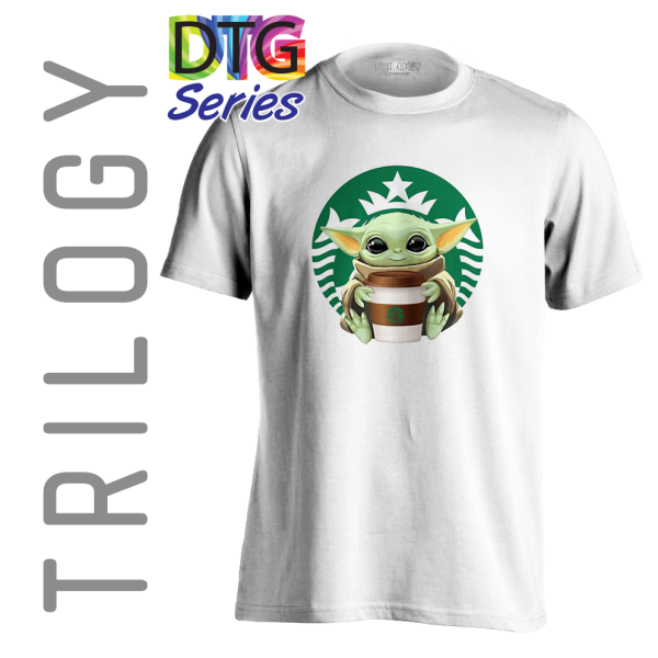 TRILOGY TRG 0429 - Kaos Star Wars Mandalorian Baby Yoda Starbucks